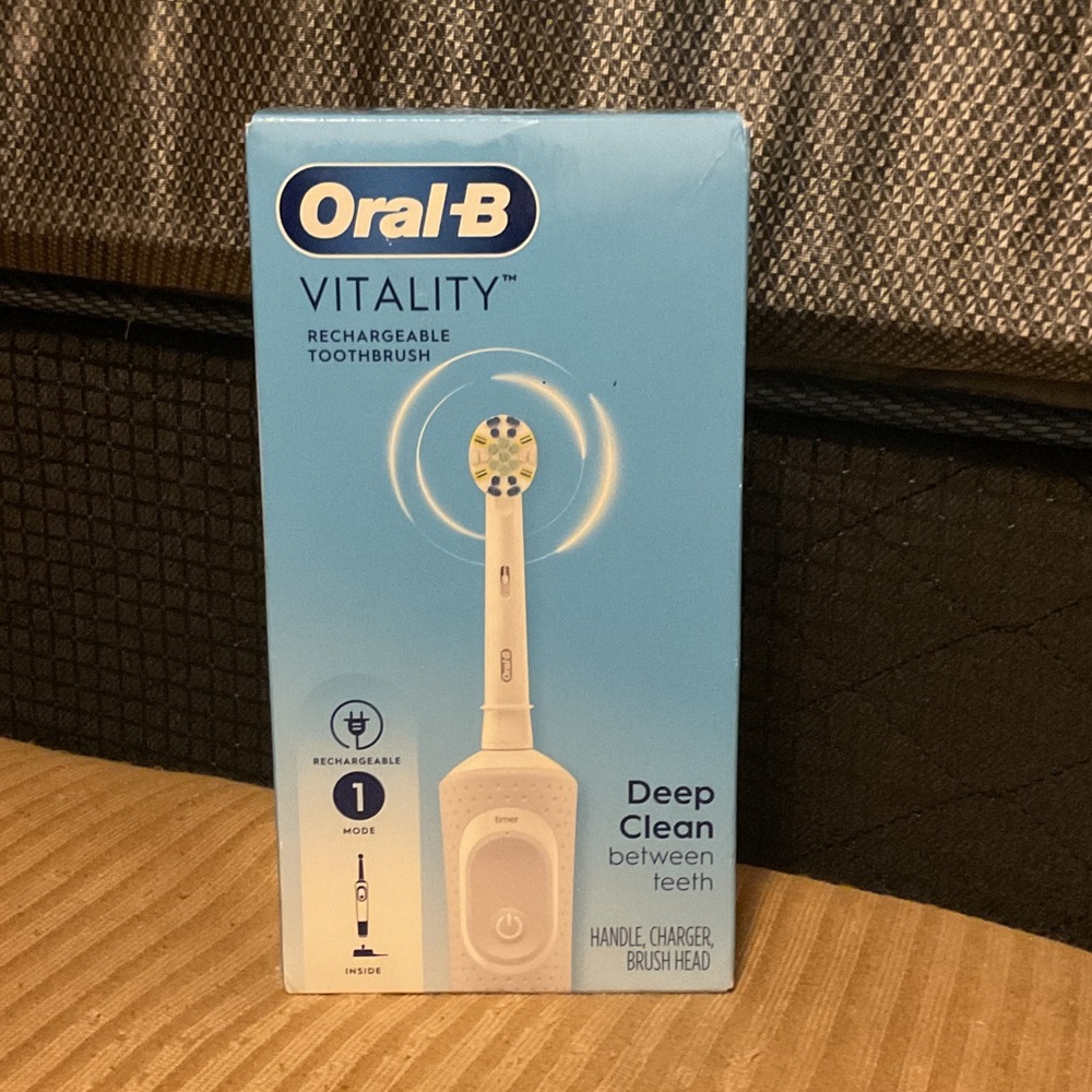 Oral-B Vitality Electric Toothbrush - Blue and White